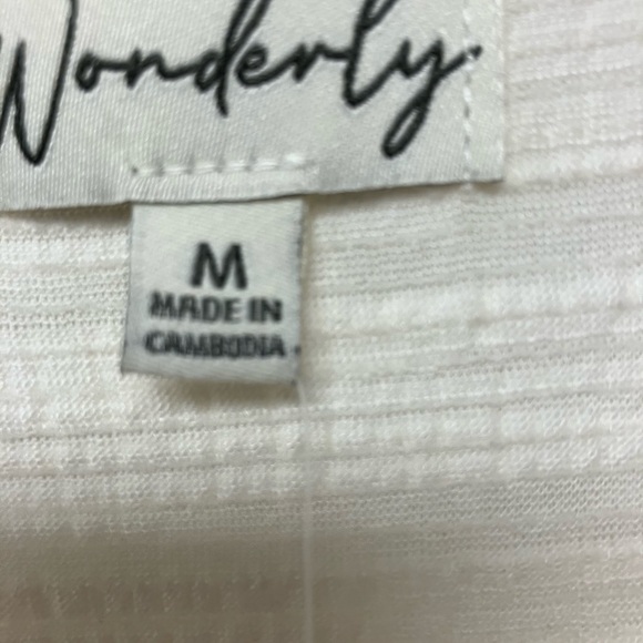 NWT, Wonderly top, short sleeved, parchment, M. - Picture 5 of 6